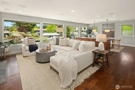 61 Cascade Key Bellevue WA 98006