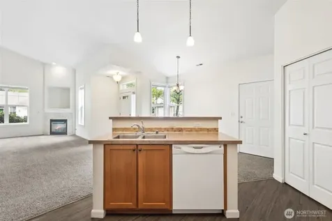 24202 224th Ave SE Maple Valley WA 98038