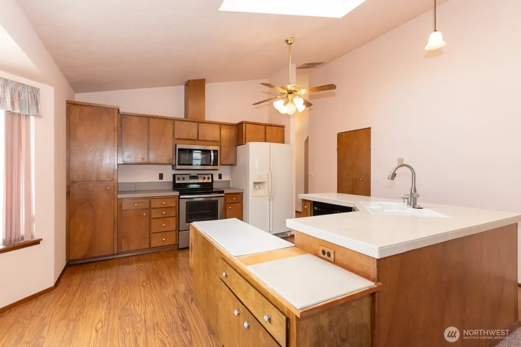 861 E Spruce Sequim WA 98382