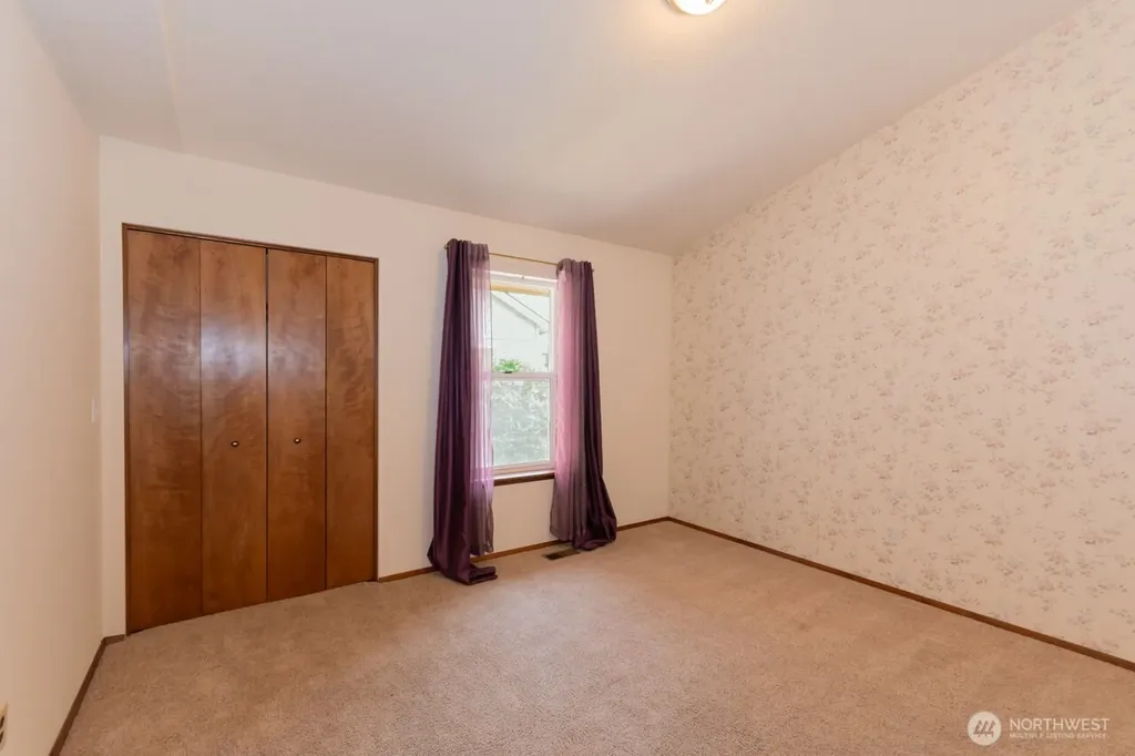 861 E Spruce Sequim WA 98382