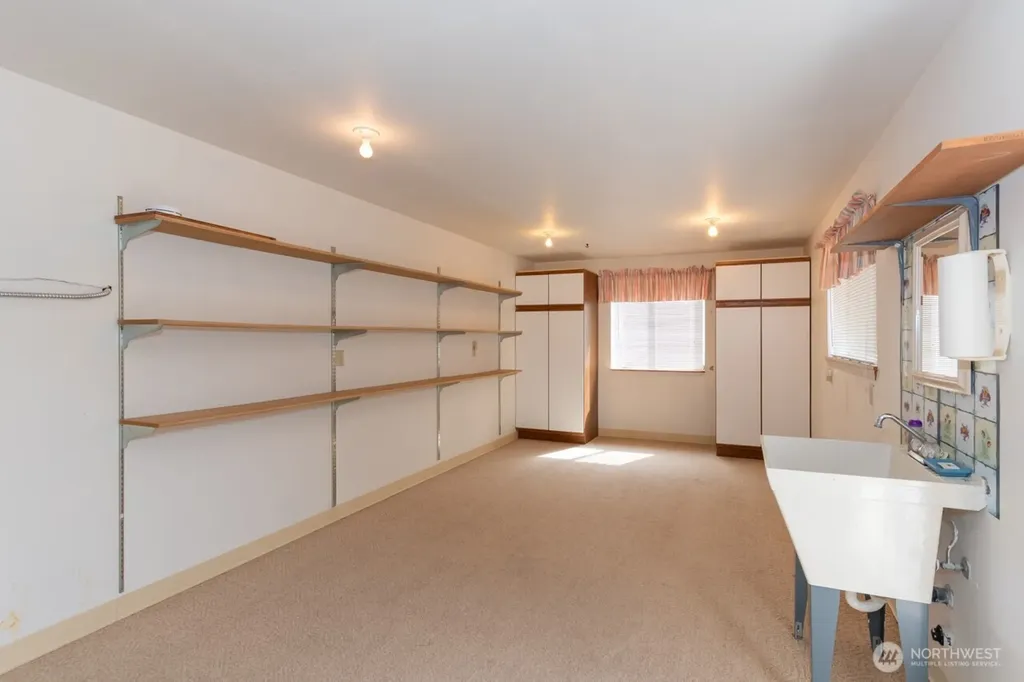 861 E Spruce Sequim WA 98382