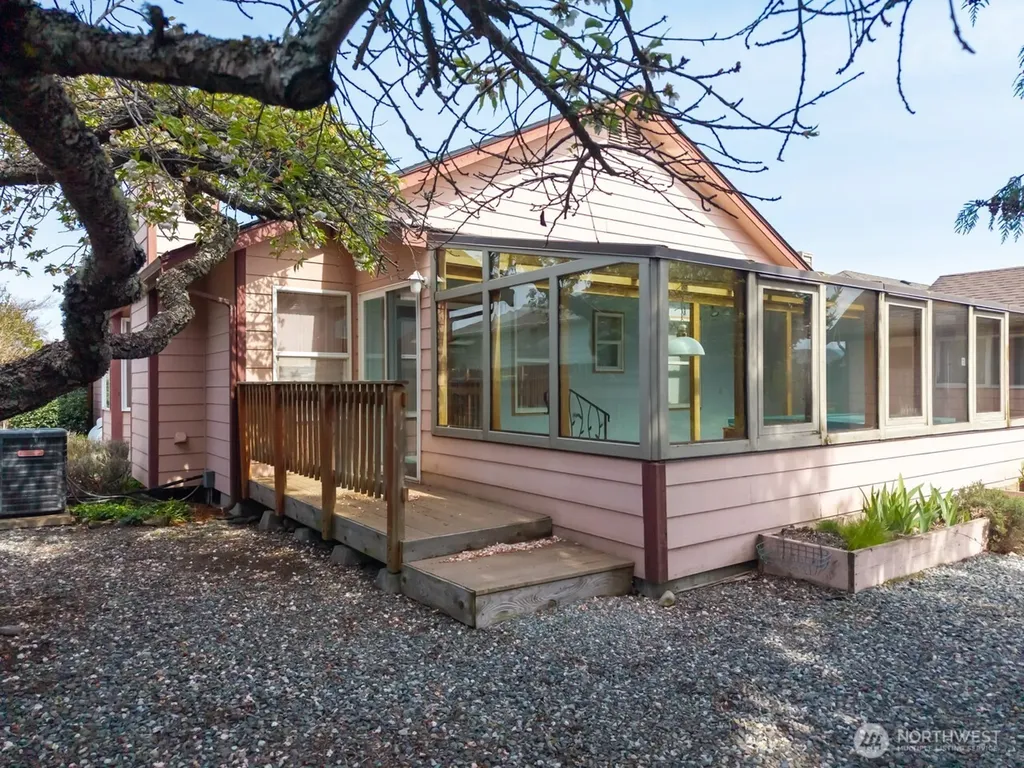 861 E Spruce Sequim WA 98382