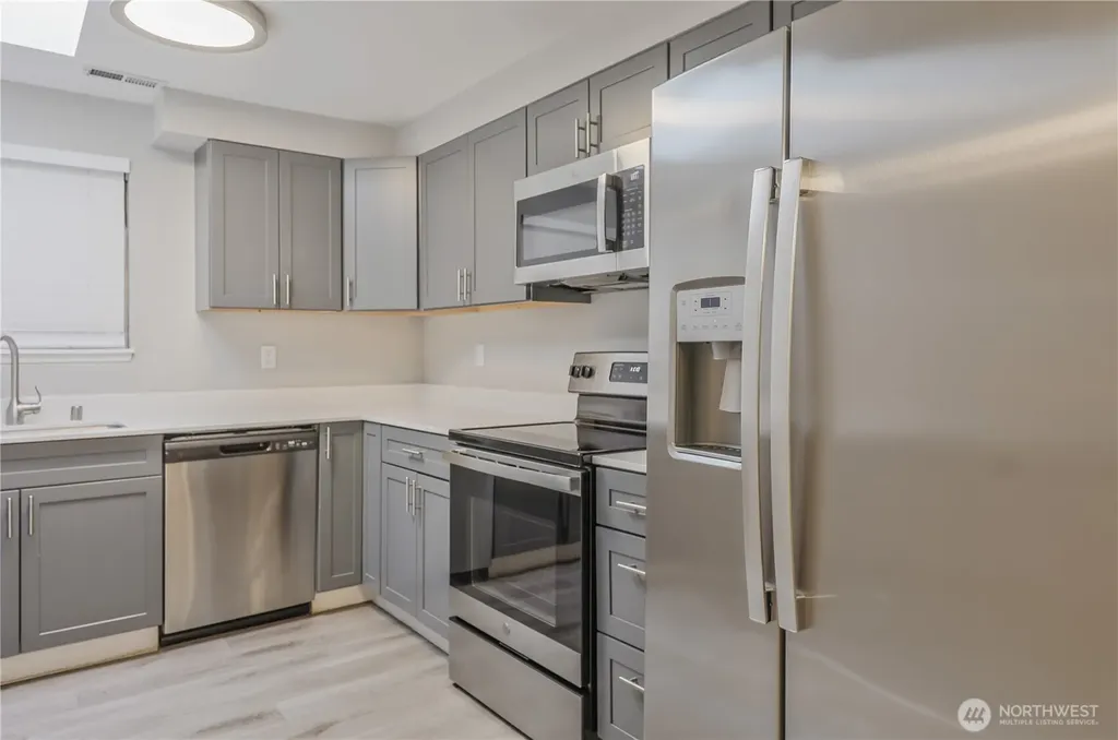 1021 30th Street NE Auburn WA 98002