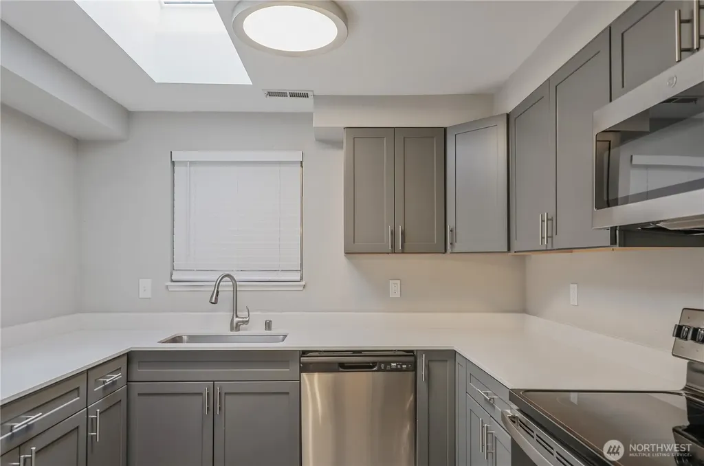 1021 30th Street NE Auburn WA 98002