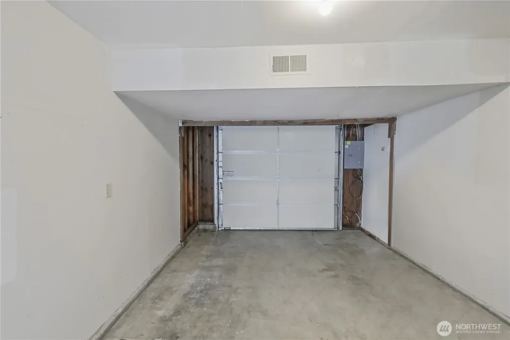 1021 30th Street NE Auburn WA 98002