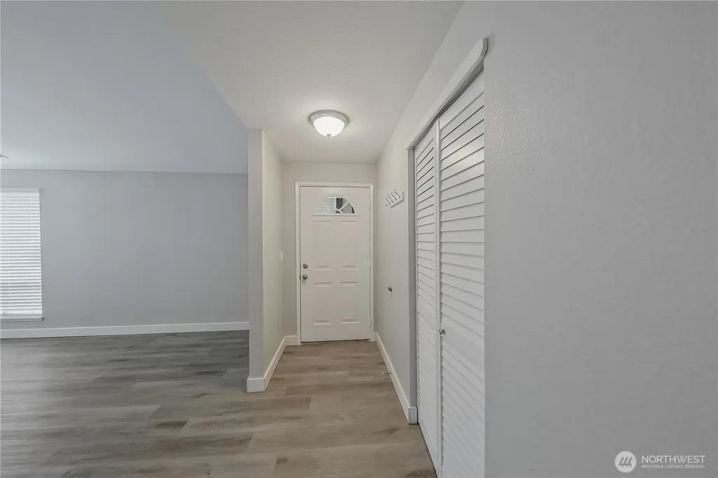 1021 30th Street NE Auburn WA 98002
