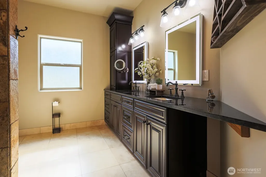 180 Country River Lane Entiat WA 98822