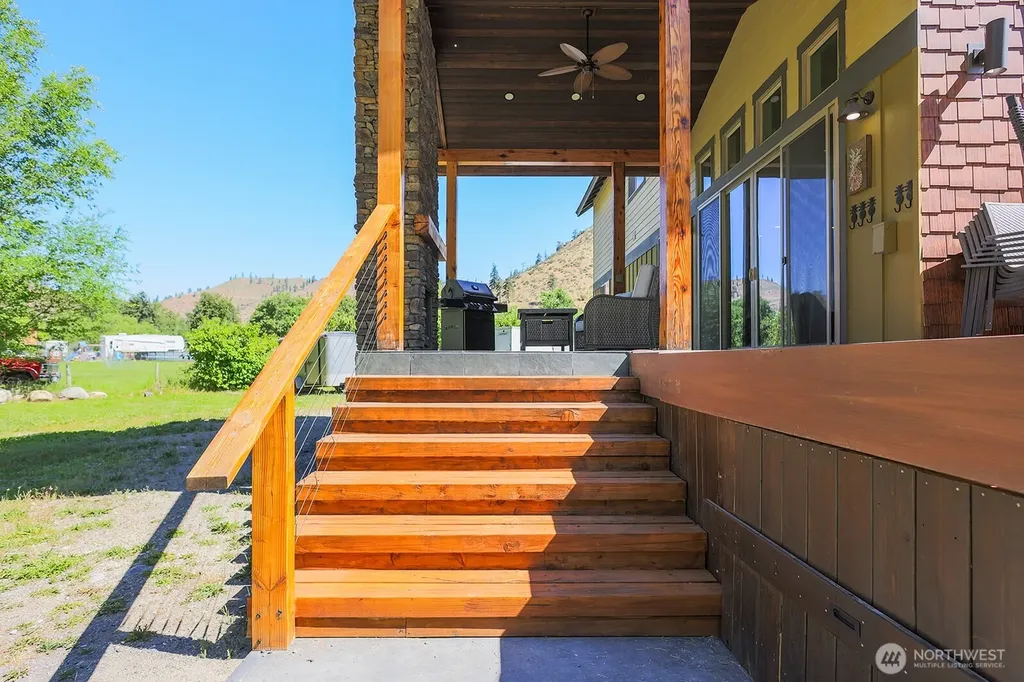 180 Country River Lane Entiat WA 98822