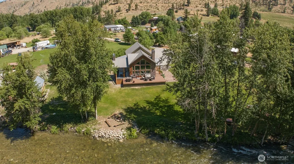 180 Country River Lane Entiat WA 98822