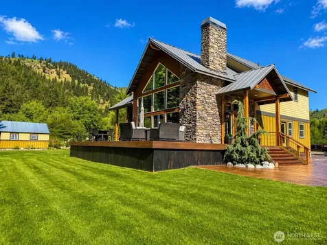 180 Country River Lane Entiat WA 98822