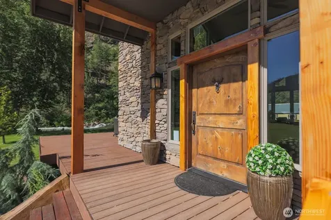 180 Country River Lane Entiat WA 98822