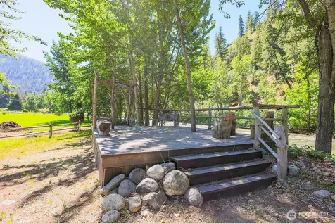 180 Country River Lane Entiat WA 98822