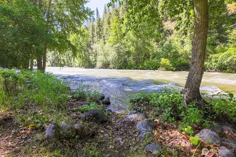 180 Country River Lane Entiat WA 98822