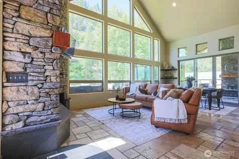 180 Country River Lane Entiat WA 98822