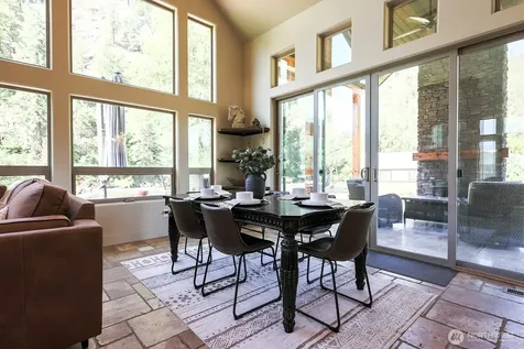180 Country River Lane Entiat WA 98822
