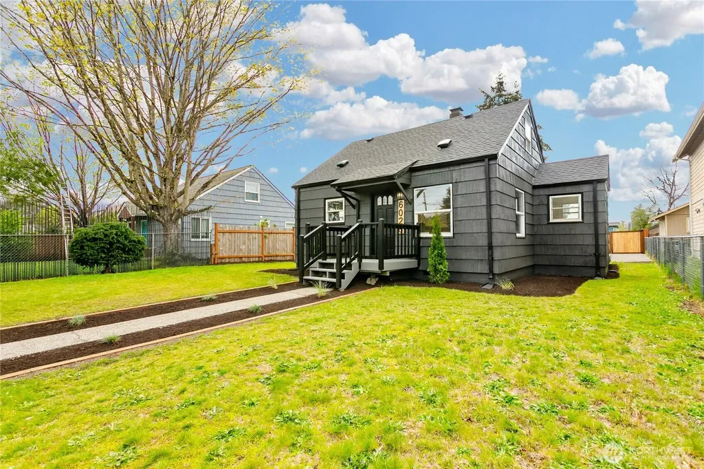 6028 S Fife Street Tacoma WA 98409