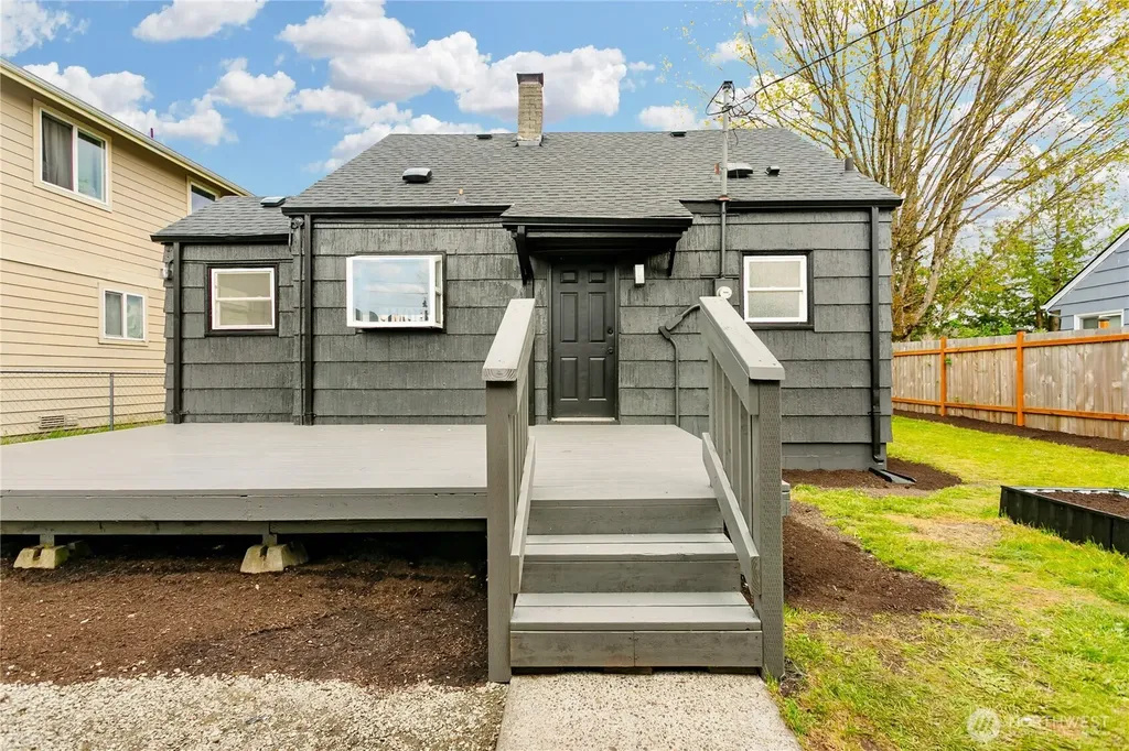 6028 S Fife Street Tacoma WA 98409