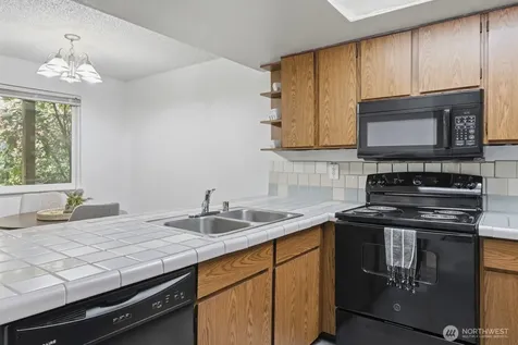 2949 SE Mile Hill Port Orchard WA 98366