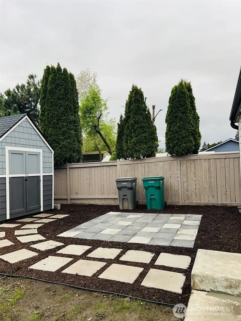2010 4th Street SE Auburn WA 98002