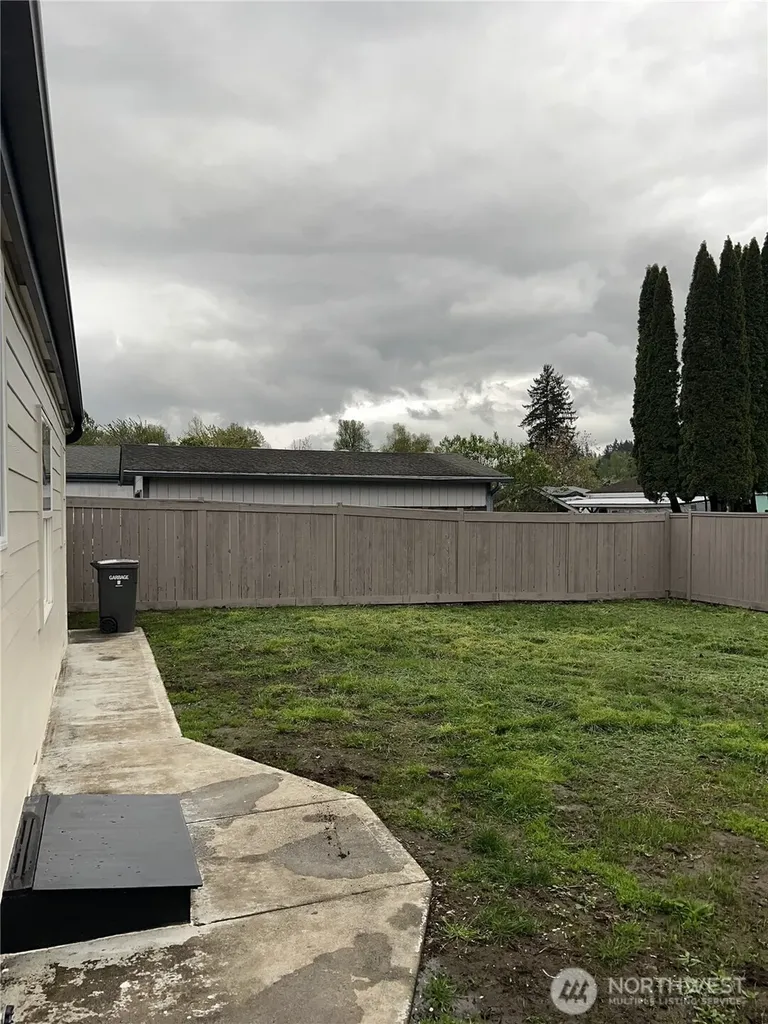 2010 4th Street SE Auburn WA 98002