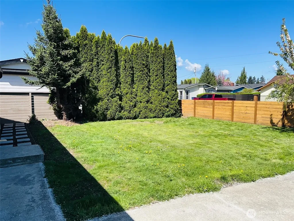 2010 4th Street SE Auburn WA 98002