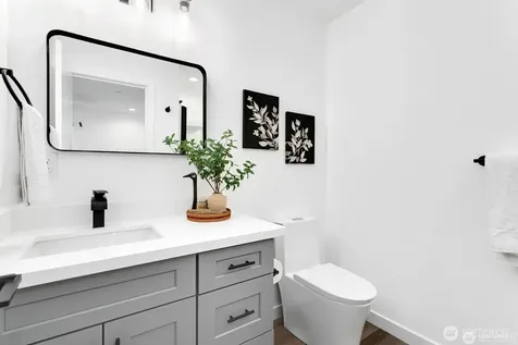 12111 E Gibson Everett WA 98204