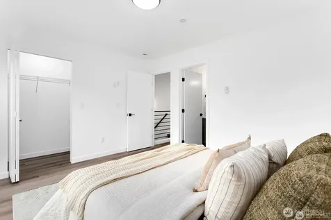 12111 E Gibson Everett WA 98204