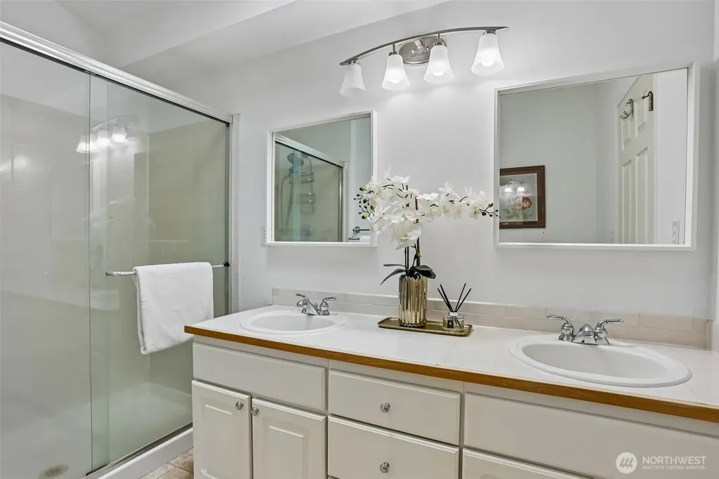 9834 NE 130th Place Kirkland WA 98034