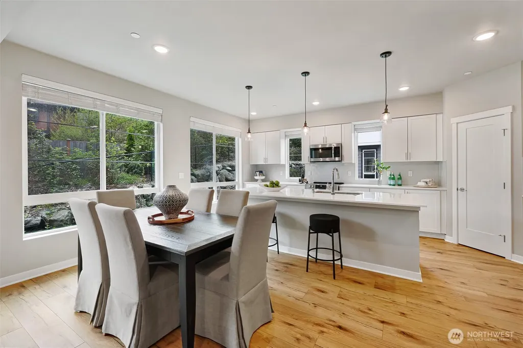 6633 NE 188th Court Kenmore WA 98028