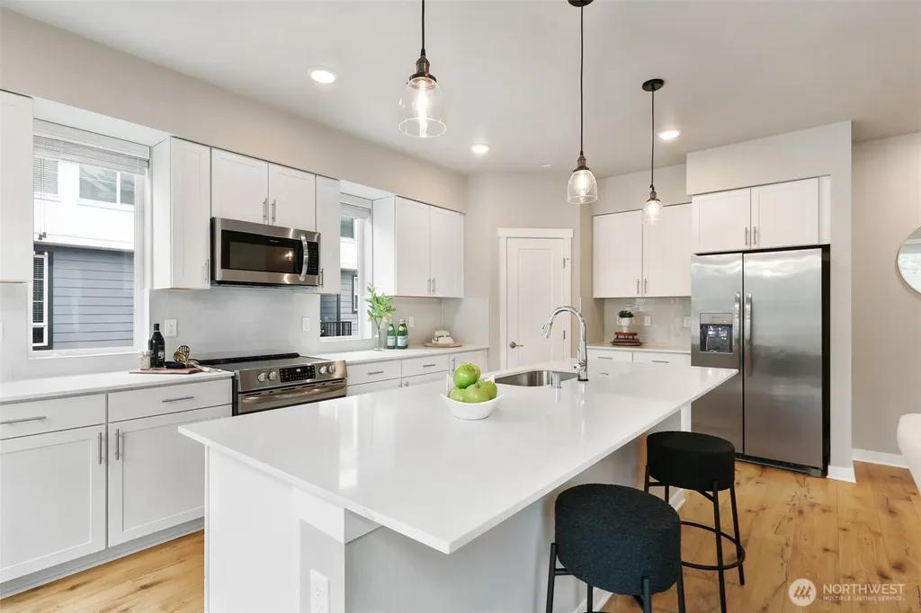 6633 NE 188th Court Kenmore WA 98028