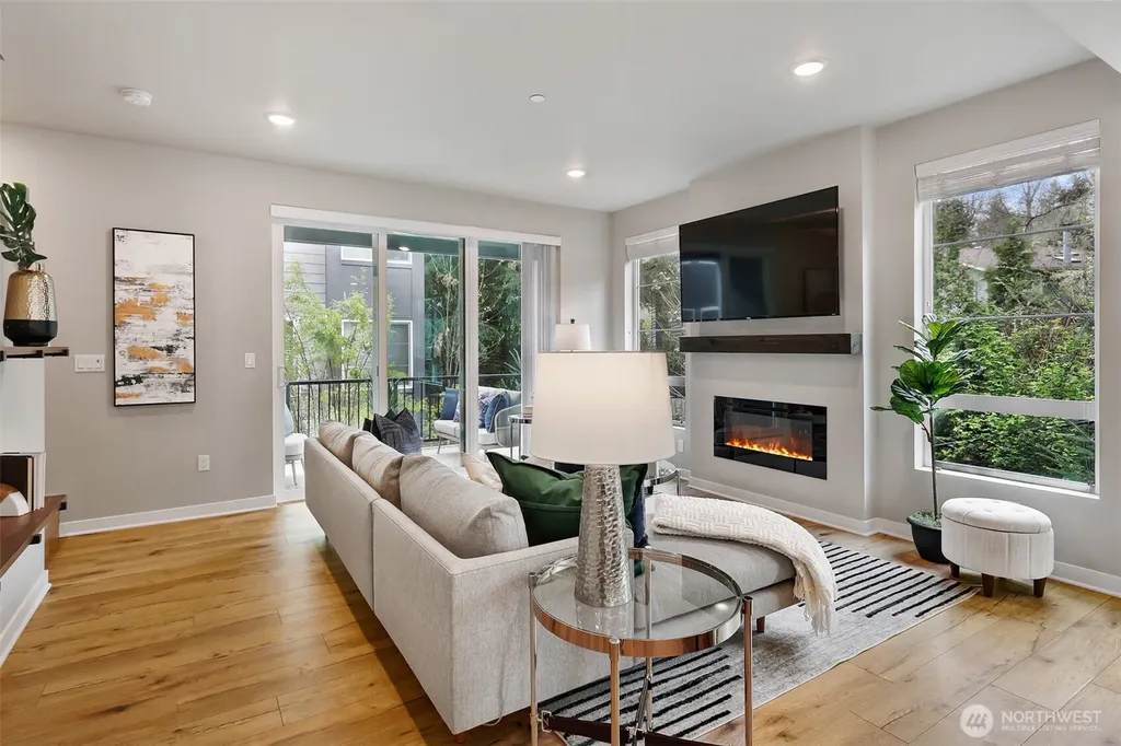 6633 NE 188th Court Kenmore WA 98028