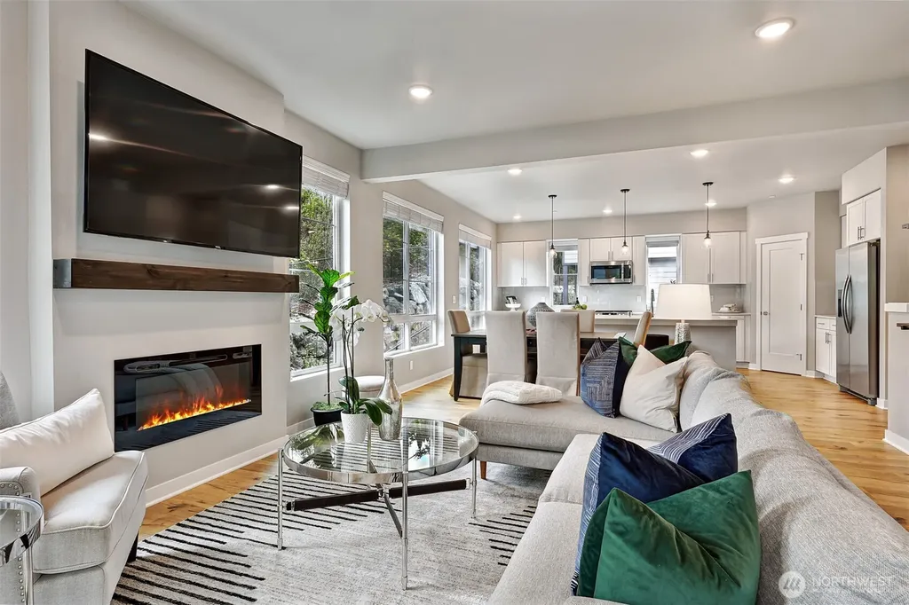 6633 NE 188th Court Kenmore WA 98028