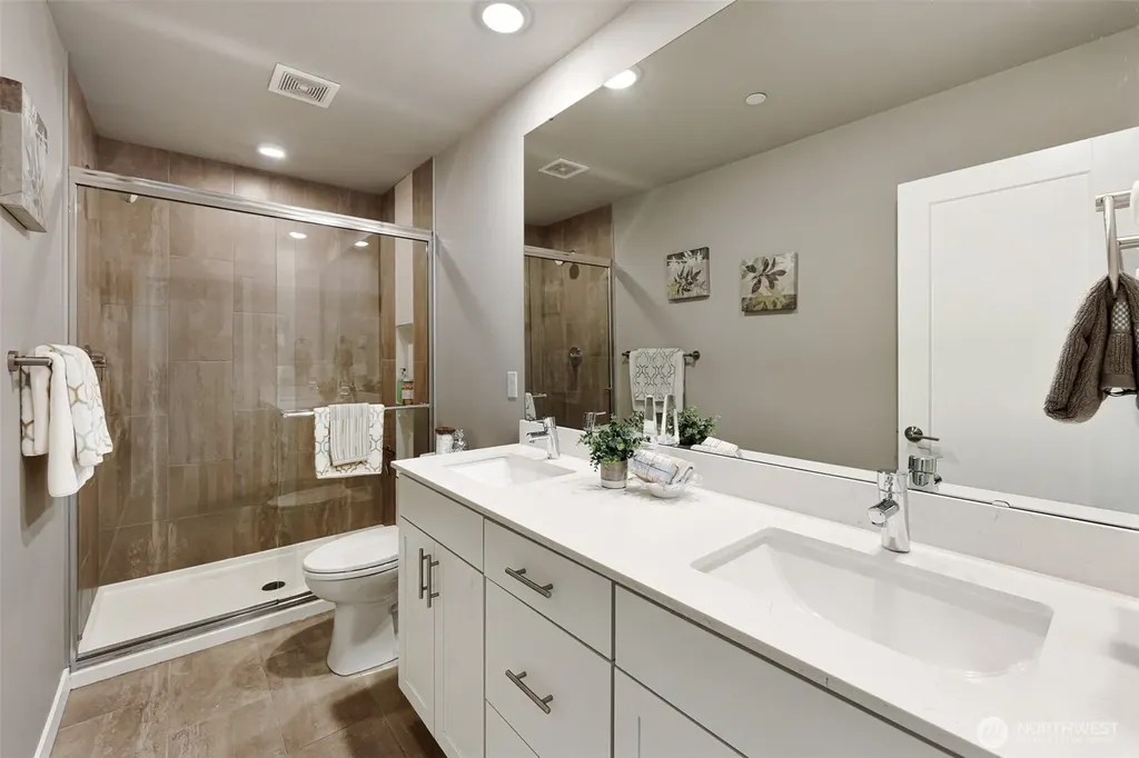 6633 NE 188th Court Kenmore WA 98028