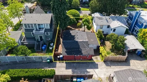 3052 38th Avenue SW Seattle WA 98136