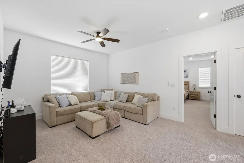18526 Sawgrass Drive NE Poulsbo WA 98370