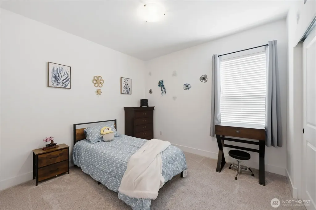 18526 Sawgrass Drive NE Poulsbo WA 98370