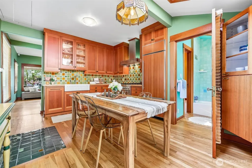 1514 NE 70th Street Seattle WA 98115