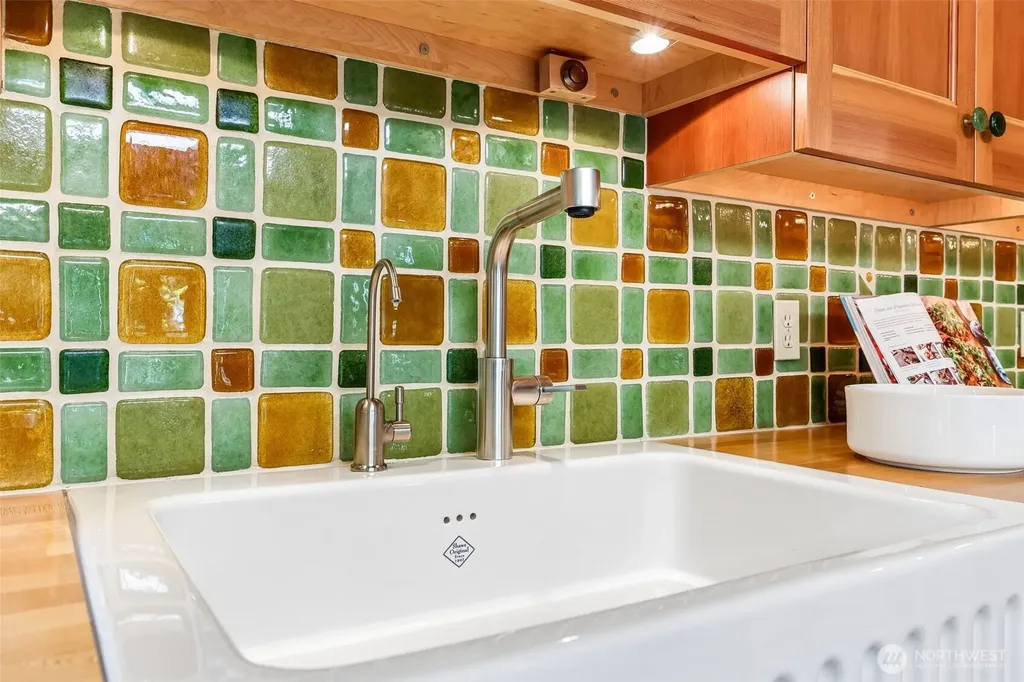 1514 NE 70th Street Seattle WA 98115