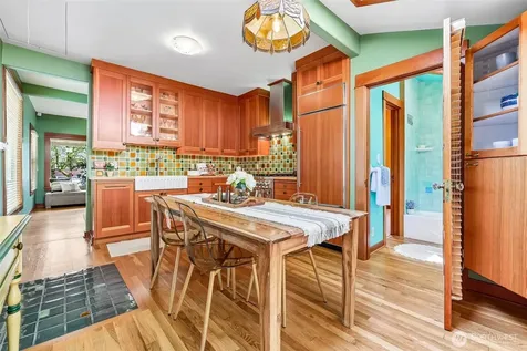 1514 NE 70th Street Seattle WA 98115