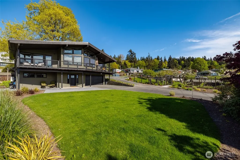8177 Cultus Drive Clinton WA 98236
