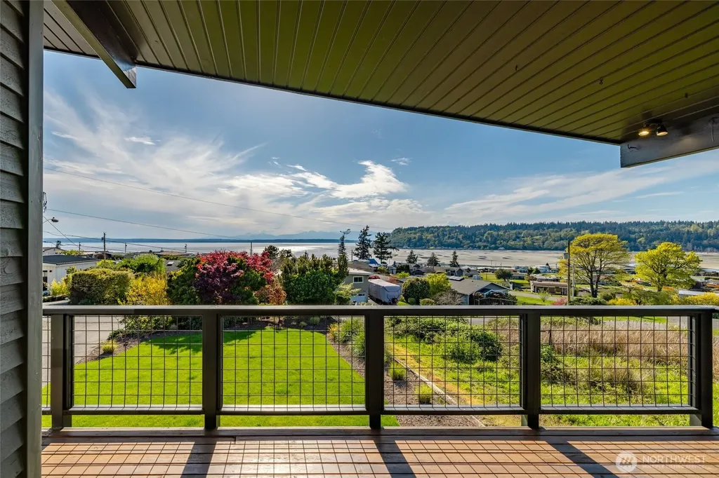 8177 Cultus Drive Clinton WA 98236