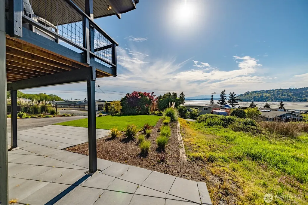 8177 Cultus Drive Clinton WA 98236