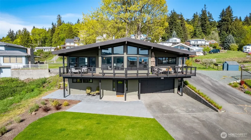 8177 Cultus Drive Clinton WA 98236