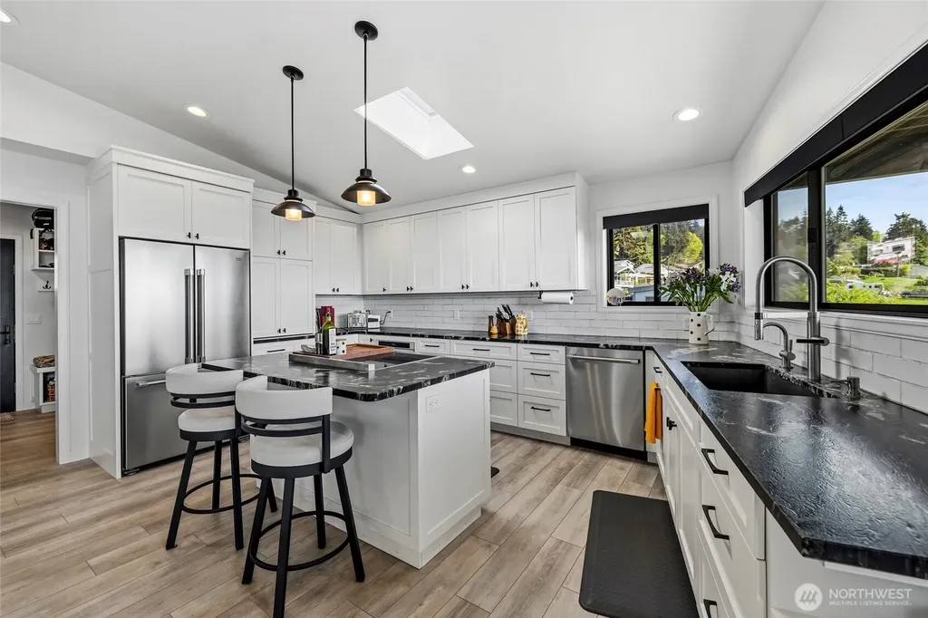 8177 Cultus Drive Clinton WA 98236