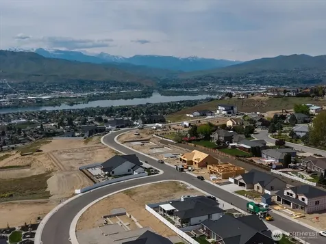 834 NE Tyler Place East Wenatchee WA 98802