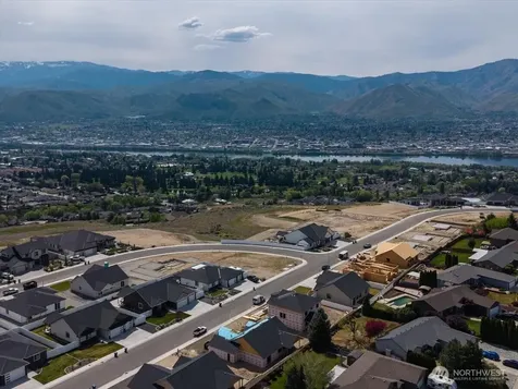 834 NE Tyler Place East Wenatchee WA 98802