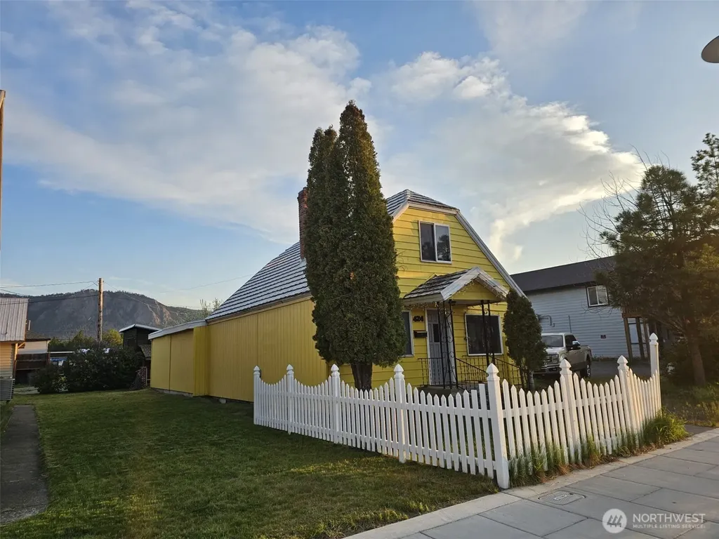 424 E 1st Street Cle Elum WA 98922