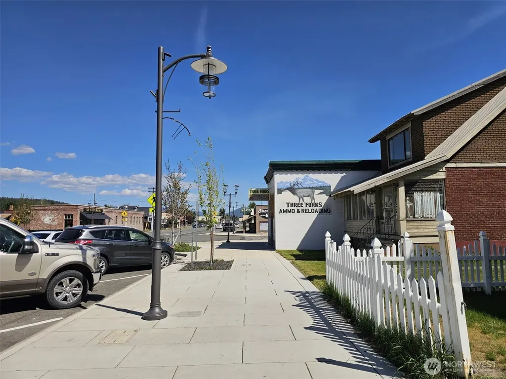 424 E 1st Street Cle Elum WA 98922