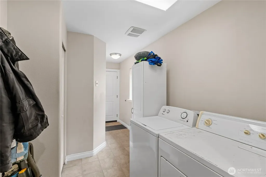 81 Bear Gulch Road Aberdeen WA 98520