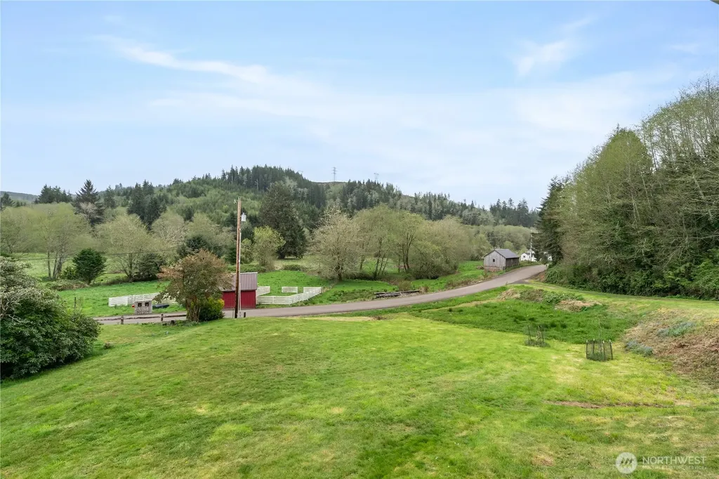 81 Bear Gulch Road Aberdeen WA 98520